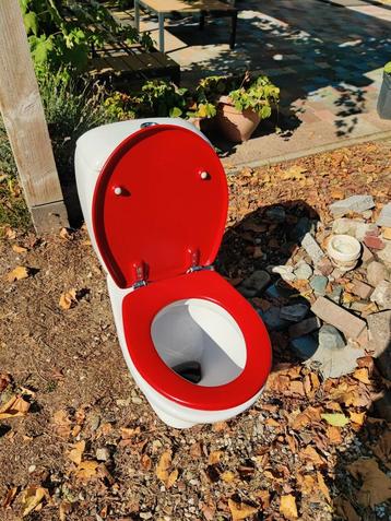 Toilet en wastafel te koop. beschikbaar voor biedingen