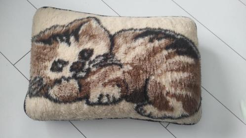 Vintage kussen wol bruin beige poes, Huis en Inrichting, Woonaccessoires | Kussens, Gebruikt, Beige, Rechthoekig, Ophalen of Verzenden