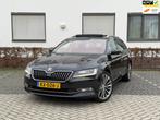 Skoda Superb Combi 1.6 TDI Style Business LEER PANO TREKHAAK, Auto's, Gebruikt, 4 cilinders, Zwart, 740 kg