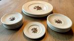 Wedgwood Moss Rose borden en schaaltjes, Gebruikt, Ophalen of Verzenden, Bord(en), Wedgwood
