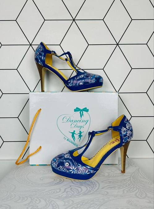 Mooie Vintage Retro Hakken, Kleding | Dames, Schoenen, Zo goed als nieuw, Pumps, Blauw, Ophalen of Verzenden