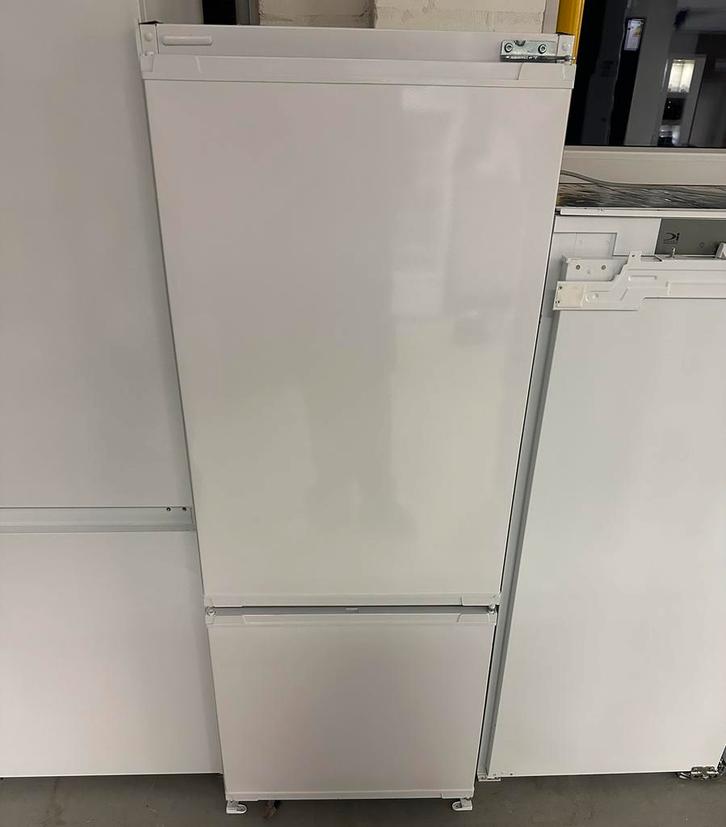 GRUNDIG 144CM INBOUW KOELVRIES KOELKAST GKMI 25440 N, Witgoed en Apparatuur, Koelkasten en IJskasten, Nieuw, Met aparte vriezer