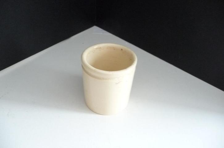 antiek zalf potje 5,5 cm hoog en 5 cm doorsnede prima staat, Antiek en Kunst, Antiek | Keramiek en Aardewerk, Verzenden