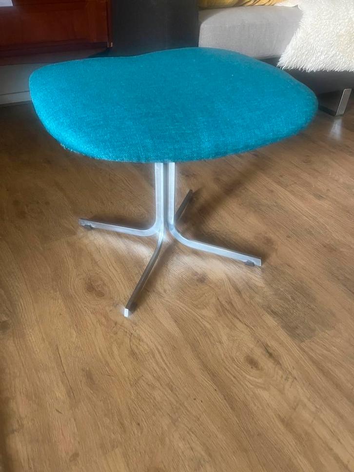 Uniek Pierre Paulin Hocker voetenbankje Big Tulip, Huis en Inrichting, Stoelen, Zo goed als nieuw, Eén, Stof, Ophalen of Verzenden