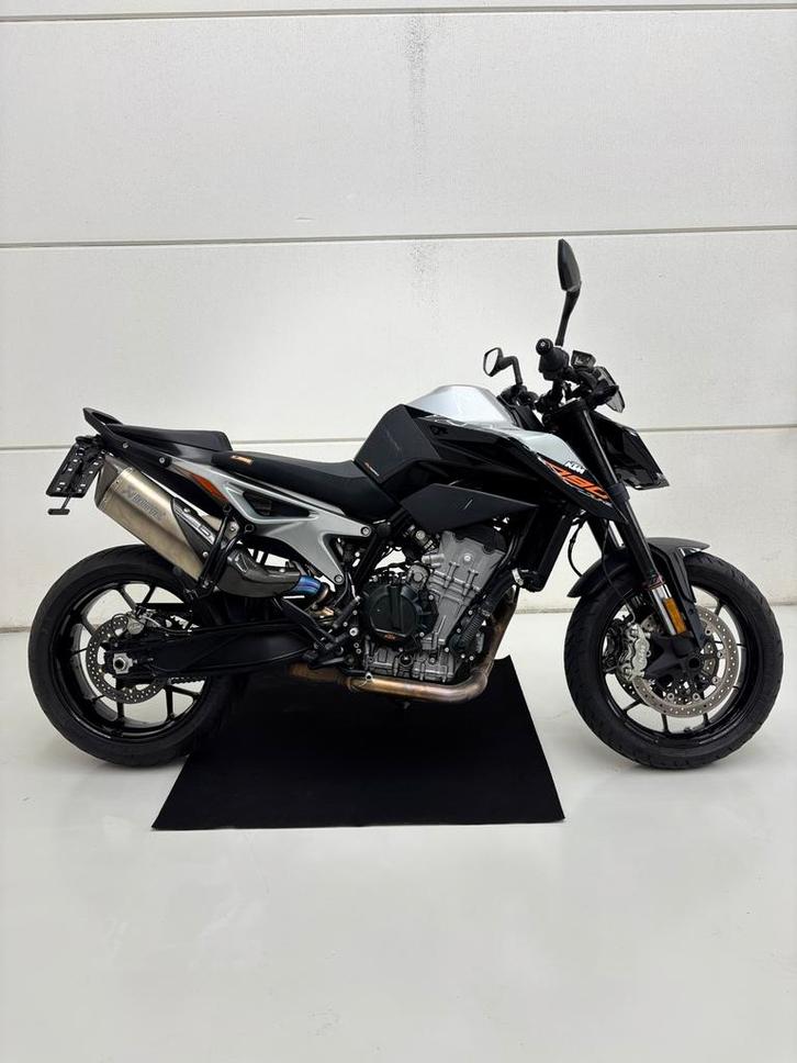 KTM Duke 790 ABS , Akrapovic, Trackpack, Motoren, Motoren | KTM, Bedrijf, Naked bike, meer dan 35 kW, 2 cilinders, Motorrijbewijs A