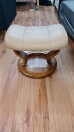 Stresless Ekornes voetenbank, Ophalen, Zo goed als nieuw, Rechthoekig, 50 tot 75 cm