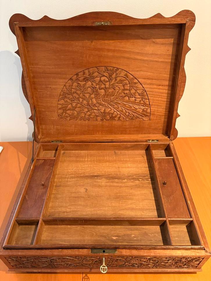 Houten sierkist met houtsnijwerk, Antiek en Kunst, Antiek | Woonaccessoires, Ophalen