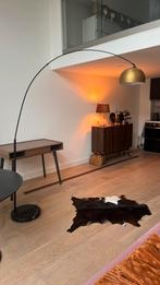 Booglamp met gouden kap, Huis en Inrichting, Lampen | Vloerlampen, Ophalen, Zo goed als nieuw, Trendy/vintage, 150 tot 200 cm