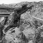 Foto soldaat met NL SMLE uit 1918, Ophalen of Verzenden, Nederland, Foto of Poster