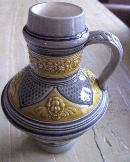 Antieke Franse Majolica kan, engeltjes, Choisy le Roi Seine, Antiek en Kunst, Curiosa en Brocante, Ophalen of Verzenden