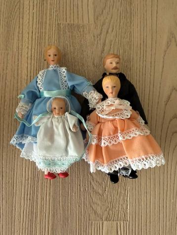 Vinted poppenhuis poppen gezin beschikbaar voor biedingen