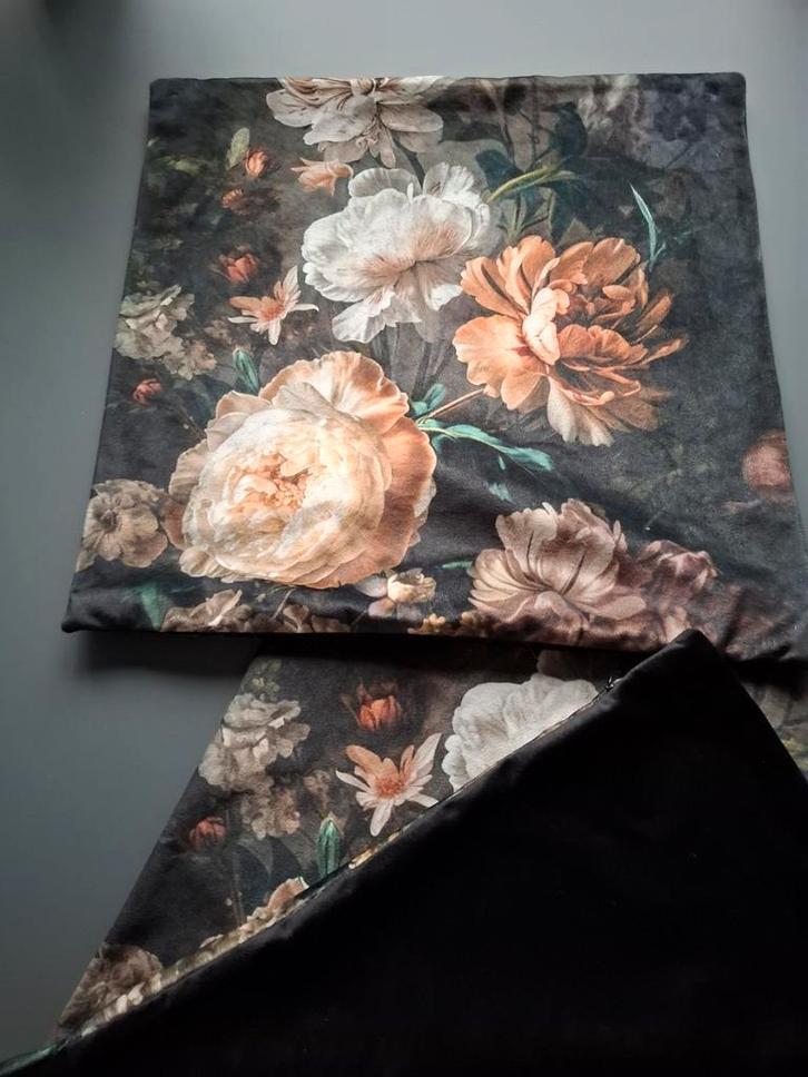 Set van 2 gebloemde kussenhoezen,  45 x 45 cm, Huis en Inrichting, Woonaccessoires | Kussens, Zo goed als nieuw, Overige kleuren