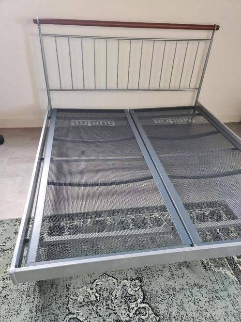 2 persoonsbed 200 x 180, Huis en Inrichting, Slaapkamer | Bedden, Gebruikt, Tweepersoons, 180 cm, 200 cm, Metaal, Grijs, Ophalen