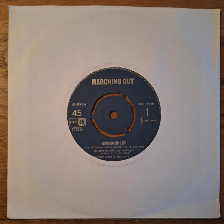 Drumband LKS - Marching Out (018), Cd's en Dvd's, Vinyl Singles, Gebruikt, Pop, Verzenden
