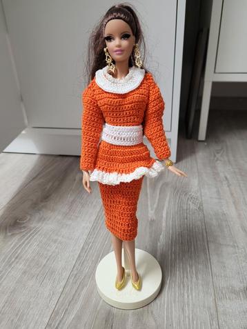 Schitterende barbie beschikbaar voor biedingen