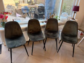 Eetkametrstoelen beschikbaar voor biedingen