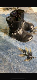 UGG Zwarte Enkelboots met Studs - Maat 22.5, Kinderen en Baby's, Kinderkleding | Schoenen en Sokken, Ophalen of Verzenden, Gebruikt