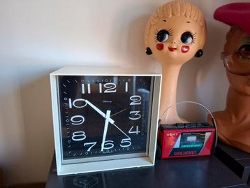 ZELDZAAM VINTAGE RETRO SPACE AGE WERKEND BLESSING KLOK 1970 beschikbaar voor biedingen