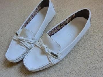Witte leren Esprit moccasins  beschikbaar voor biedingen