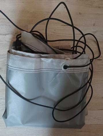 Dekzeil voor aanhanger beschikbaar voor biedingen