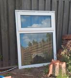 Kunststofkozijn met dubbel glas, Doe-het-zelf en Verbouw, Kozijnen en Schuifpuien, Ophalen, Gebruikt, Hout, Raamkozijn