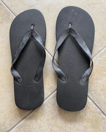 Nieuwe HEREN / DAMES  slippers, bad / teenslippers mt 43 /42 beschikbaar voor biedingen