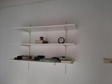 Gratis plankenrek beschikbaar voor biedingen