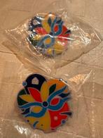 AH Carnavals masker pin/ speld, Verzamelen, Ophalen of Verzenden, Nieuw, Overige onderwerpen, Speldje of Pin