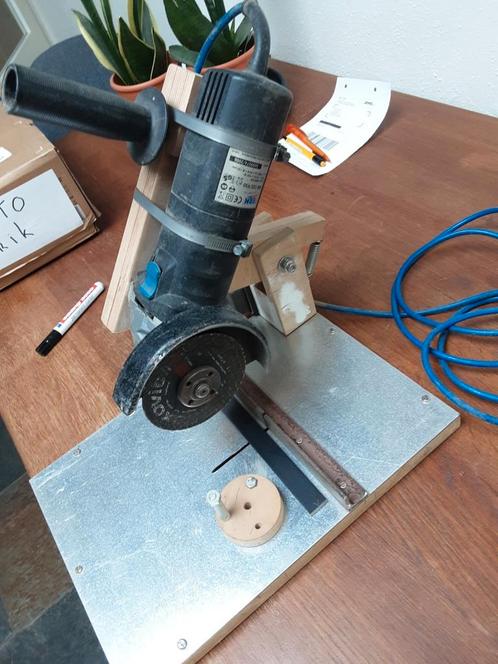 Afkortstandaard met slijptol, Doe-het-zelf en Verbouw, Gereedschap | Slijpmachines, Gebruikt, Haakse handslijpmachine, 1000 watt of meer