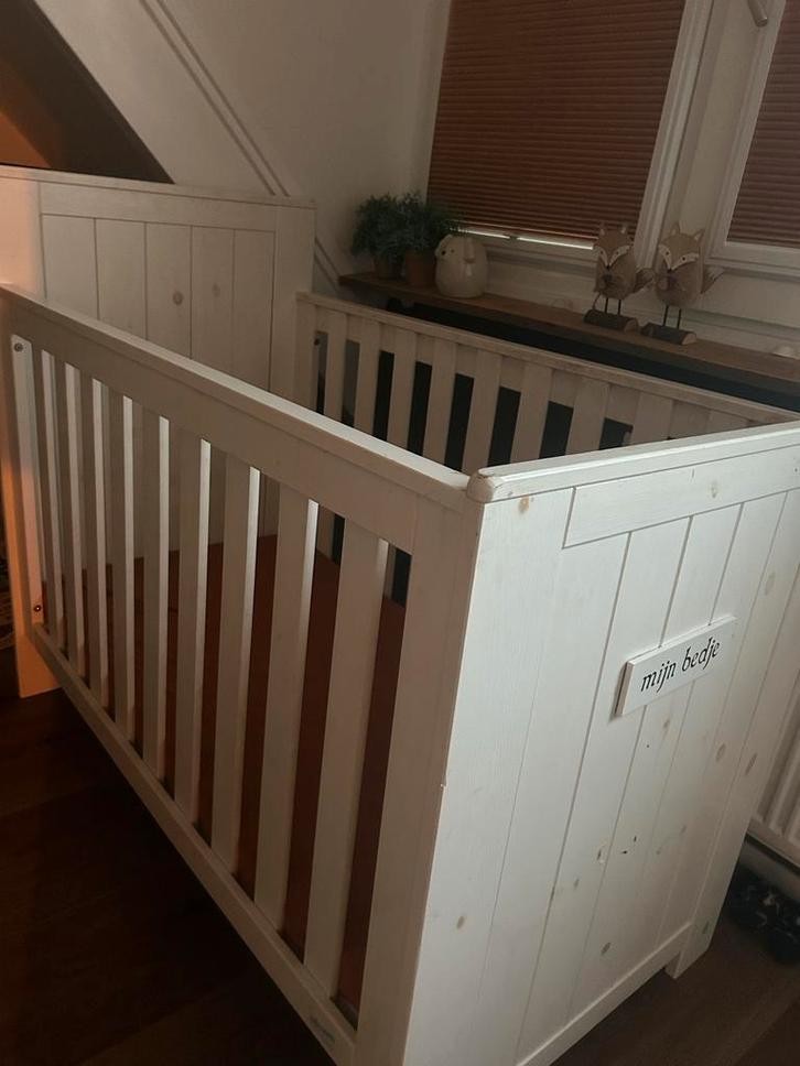 Tweelingkamer Ledikant & Commode - Landelijke Stijl, Kinderen en Baby's, Babywiegjes en Ledikanten, Gebruikt, Ledikant, Ophalen