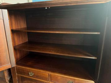 Noten houten kast met veel opbergruimte! - afbeelding 3