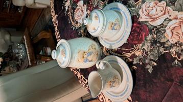 Servies met beertjes  beschikbaar voor biedingen