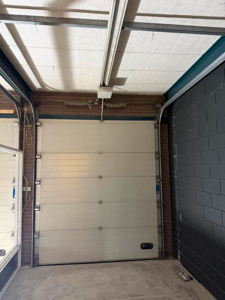 Debomatic Elektrische Overheaddeur Zeer Goede Staat!, Doe-het-zelf en Verbouw, Deuren en Horren, Gebruikt, Garagedeur, 215 cm of meer