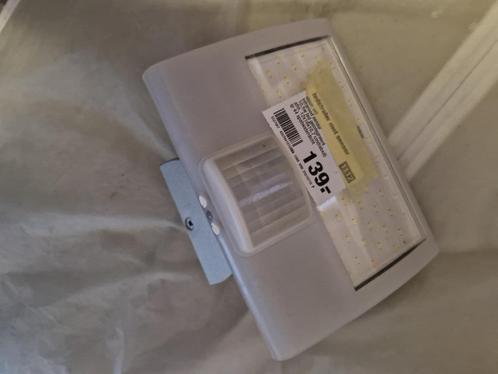 Steinel buiten wand ledlamp met sensor, nieuw, Huis en Inrichting, Lampen | Wandlampen, Nieuw, Ophalen of Verzenden