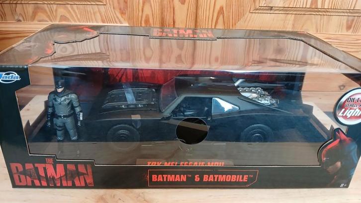 Jada Batmobile The Batman 1:18 met verlichting, Hobby en Vrije tijd, Modelauto's | 1:18, Nieuw, Overige merken, Ophalen of Verzenden