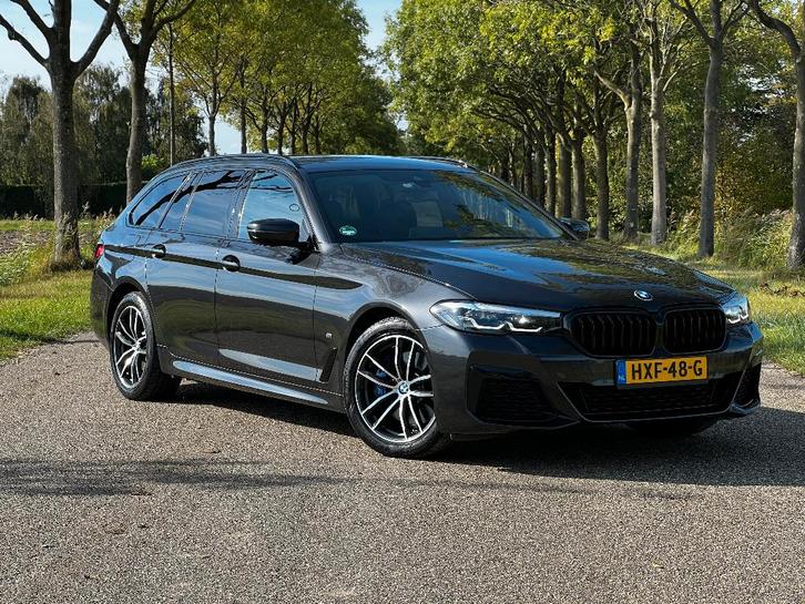 BMW 520e M-sport pro | 18 Mnd Premium selection | Head-up |, Auto's, BMW, Particulier, 5-Serie, Achteruitrijcamera, Adaptieve lichten