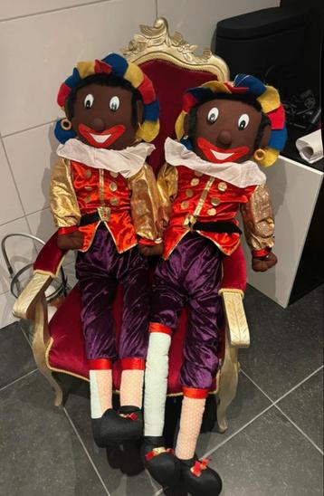 Twee Zwarte Piet Poppen beschikbaar voor biedingen