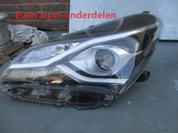 linker  koplamp yaris hybride beschikbaar voor biedingen