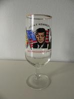 John F. Kennedy memorial bierglas op voet vintage, Ophalen, Zo goed als nieuw, Bierglas