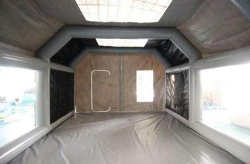 Opblaasbare Auto Spuitcabine. Incl. 2 Blowers. Afm. 8x4x3.3m beschikbaar voor biedingen