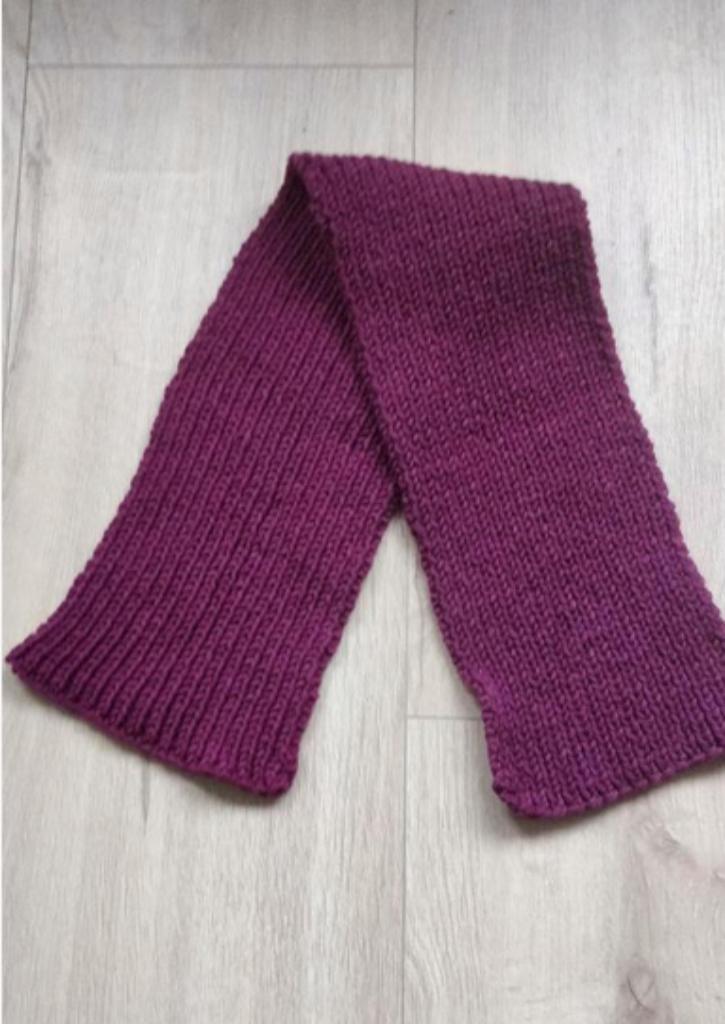 Gebreide sjaals. Klein prijsje, Kleding | Dames, Mutsen, Sjaals en Handschoenen, Nieuw, Sjaal, Maat 46/48 (XL) of groter, Ophalen of Verzenden