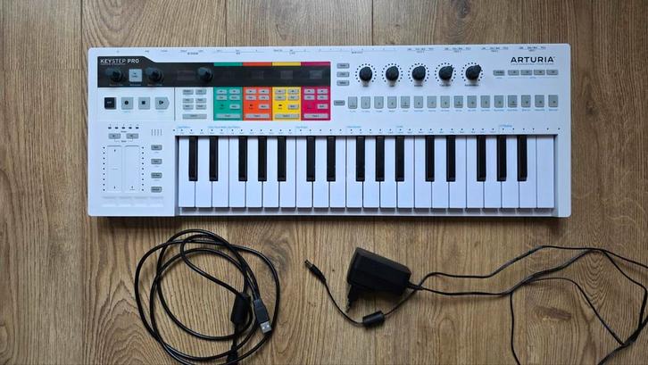 Arturia Keystep Pro, Muziek en Instrumenten, Midi-apparatuur, Zo goed als nieuw, Ophalen of Verzenden