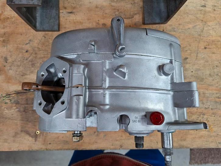 Gereviseerde ronde 4 bak, Fietsen en Brommers, Brommeronderdelen | Zundapp, Zo goed als nieuw, Blok, Ophalen