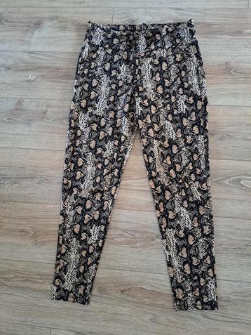 IZ Naiz. Leuke travelstof broek XL. beschikbaar voor biedingen