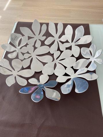 Schaal Monika Mulder beschikbaar voor biedingen