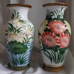 2 Chinese vaasjes - Bloemen - Handbeschilderd, Antiek en Kunst, Antiek | Vazen, Ophalen of Verzenden