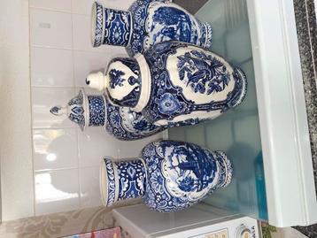 4 vazen kaststel delfs blauw  beschikbaar voor biedingen