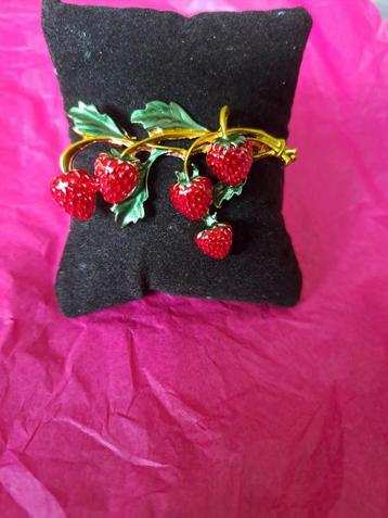 Vintage stijl retro stijl aardbeien broche beschikbaar voor biedingen