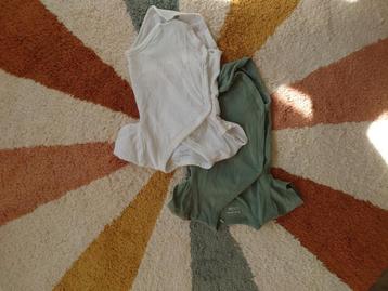 2 overslag rompers korte mouw maat 50-56 beschikbaar voor biedingen