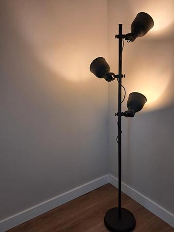 Ikea Hektar vloerlamp - Grijs - 3 spots incl lichtbron beschikbaar voor biedingen